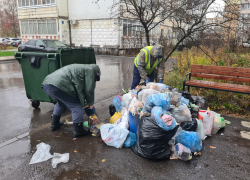 В Тамбове из-за коммунальной аварии на Тельмана жители устроили свалку у подъезда