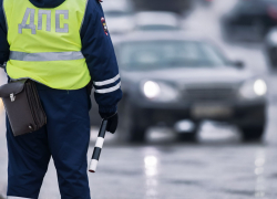 В Рассказове агрессивный пассажир остановленного автомобиля боднул сотрудника ДПС головой в лицо