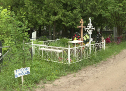 Власти Тамбова пытаются бороться со свалками на кладбищах установкой бункеров
