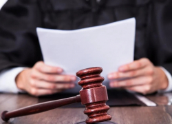 Суд дал 3 года условно сотруднице нотариальной конторы за мошенничество