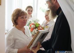 Медикам, вкладывающим в труд частицу сердца, вручили премию Архиепископа Луки 