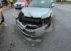 На улице Гагарина в Тамбове столкнулись «Солярис» и «Ситроен»