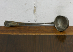 Тамбовчанка ударила соседку половником и избила её 13-летнего сына 