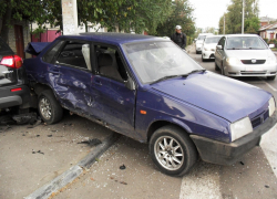 Трое детей попали в больницу после ДТП на Карла Маркса