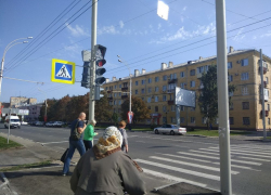 У многострадального перехода на Интернациональной заработал светофор