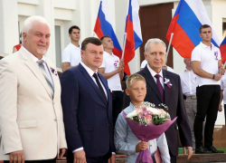 Награду юному жителю Моршанска, спасшему женщину после ДТП, вручил губернатор 