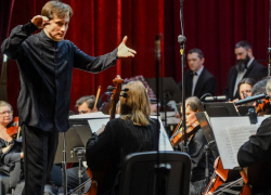 Благотворительный концерт в Тамбове объединил бизнес, власть и горожан в поддержку участников СВО