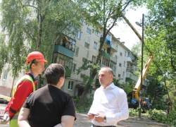 Качество работ по благоустройству дворов в «Центральной» проверено кандидатом 