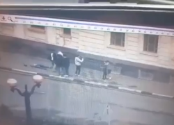 В центре Тамбова возле ресторана «Бирлогово» 25-летнему парню пробили голову