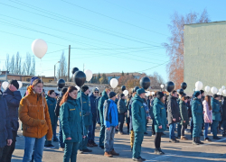 В памяти жертв ДТП в Тамбове в небо выпустили 123 белых шара 