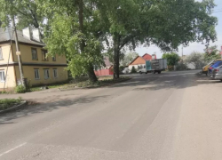 Подрядчик залатал дорогу в Защитном переулке после проверки прокуратурой