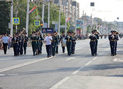 Духовые оркестры прошли по Тамбову марш-парадом
