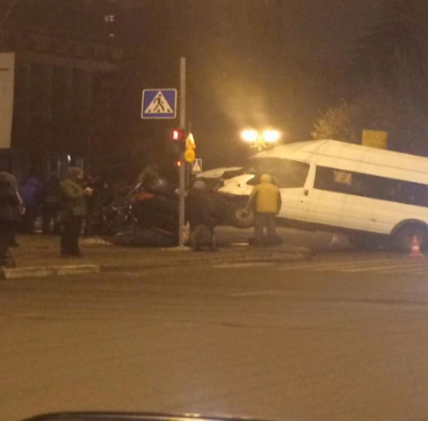 Страшная авария с участием маршрутки произошла на центральной улице Тамбова