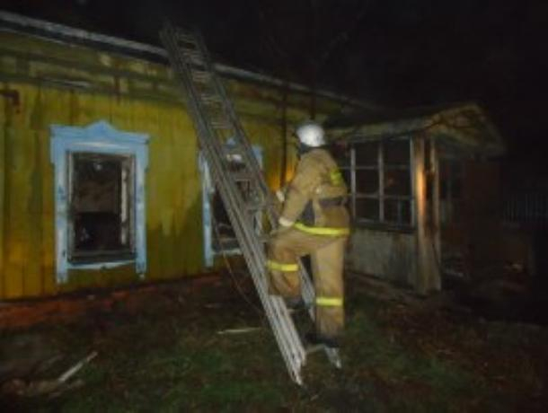 Из-за пожара жильцы дома в селе Чакино лишились крыши