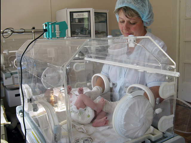 В Тамбовской области успешно выхаживают недоношенных детей