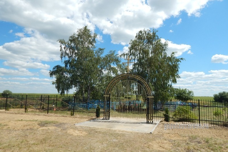 Братья из Уваровского района благоустроили поселковое кладбище на собственные средства