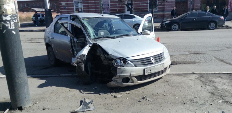 Две иномарки столкнулись в центре Тамбова: пассажирка в реанимации