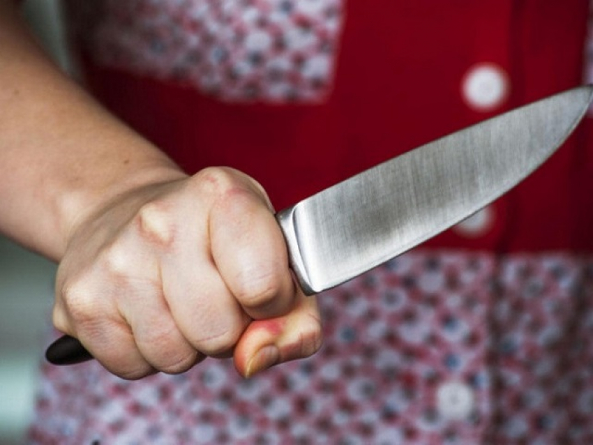 Жительница Знаменского района Тамбовской области ударила своего отца ножом