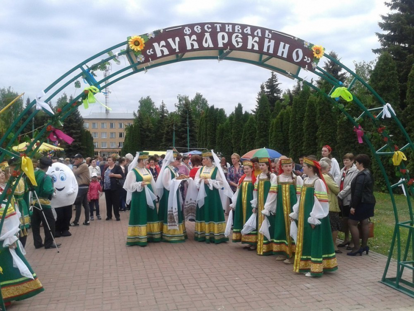 В Сатинке пожарили мега-яичницу и нашли золотое яйцо 