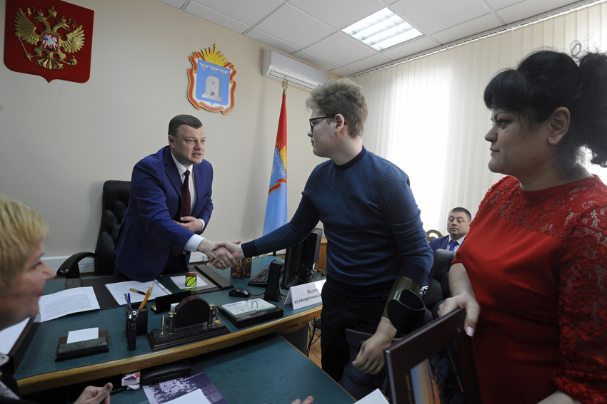 Глава региона встретился с восстанавливающимся после тяжелого ДТП школьником Кириллом Кузнецовым 