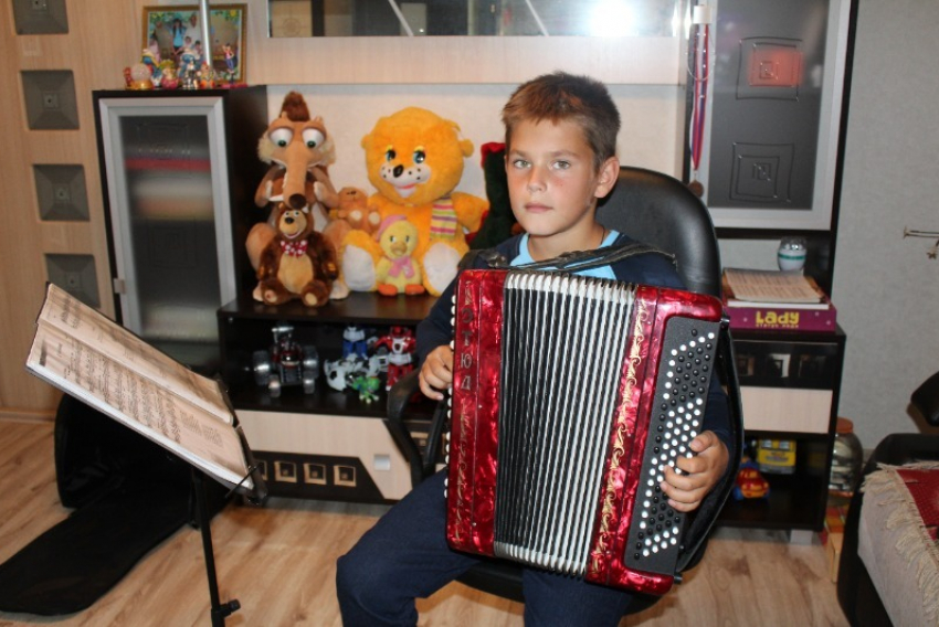 Школьник-баянист из Пичаева стал лауреатом II степени всероссийского конкурса музыкантов