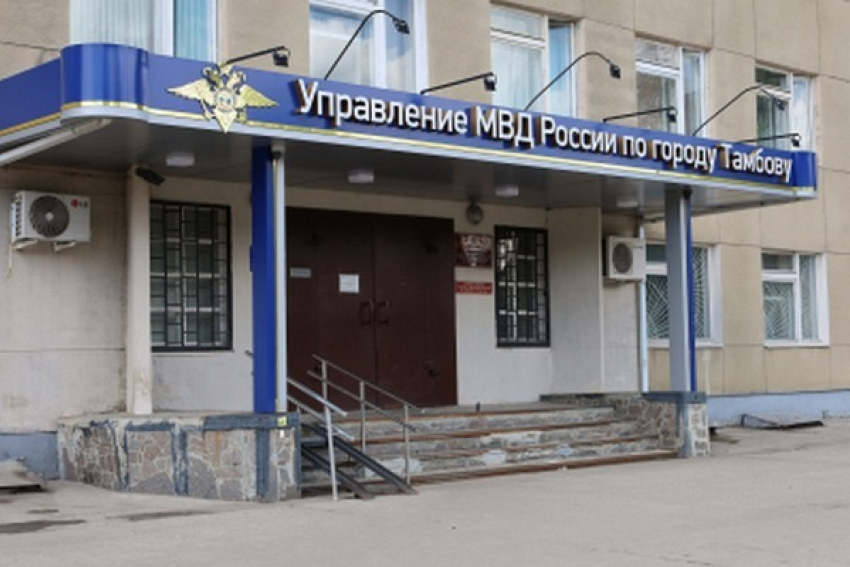 Троих подростков подозревают в кражах одежды из супермаркета в Тамбове