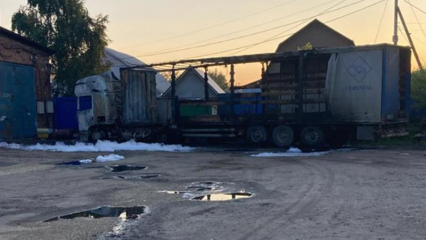 Трое тамбовчан спалили грузовик в Мичуринске