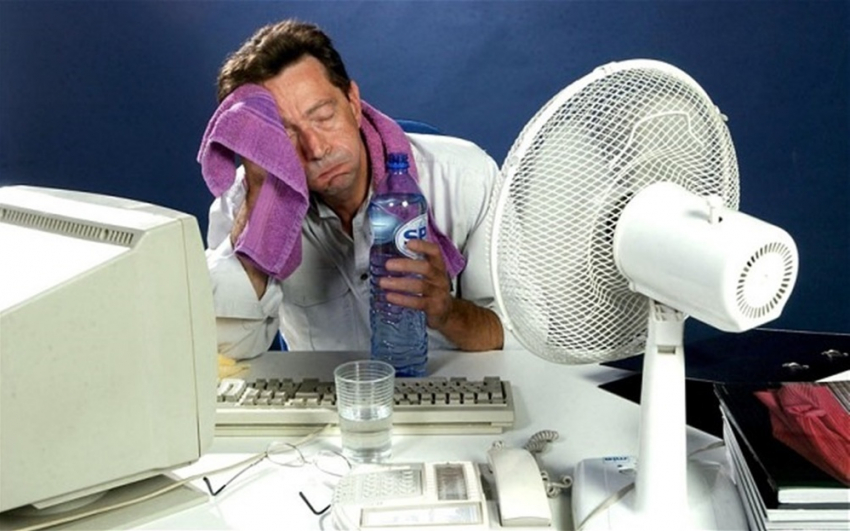 Жарко? Открывайте форточки: батареи останутся теплыми еще «какое-то время»