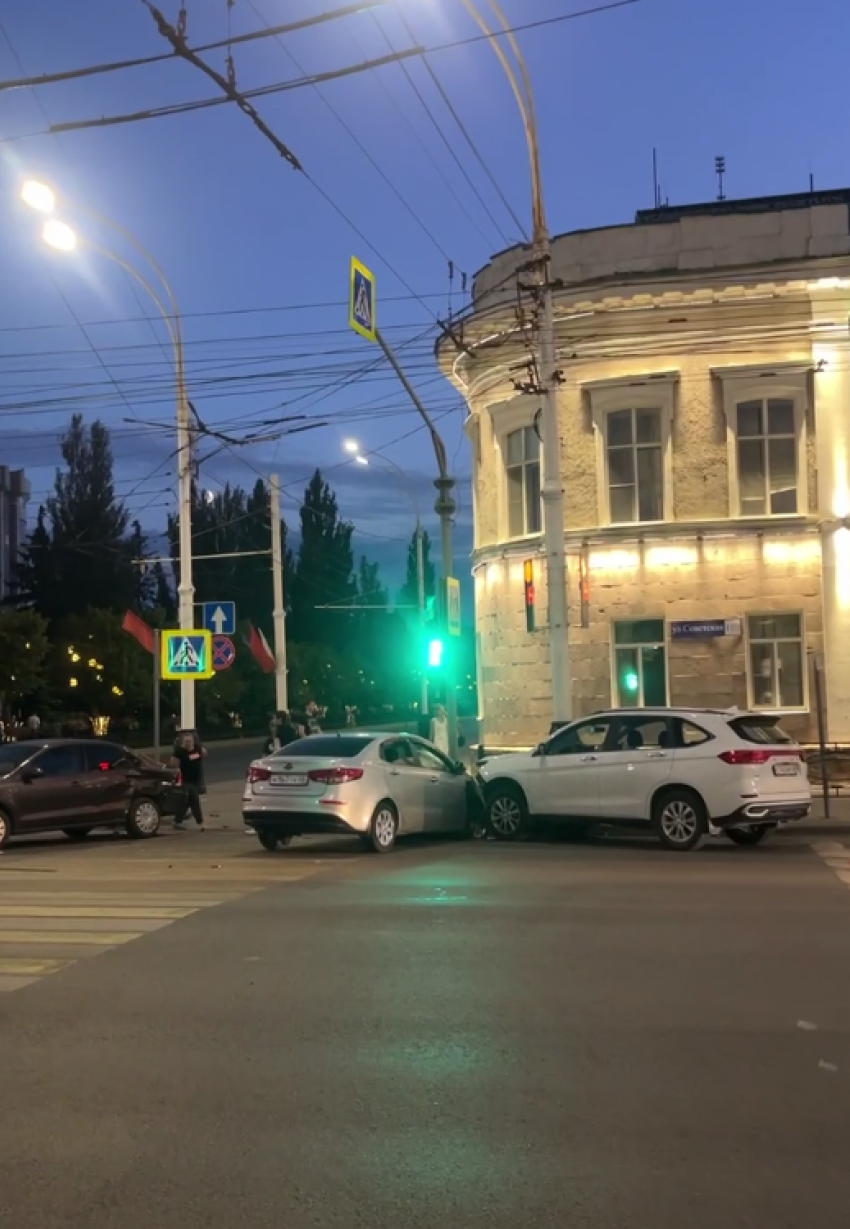 Нетрезвый водитель устроил массовое ДТП в центре Тамбова 