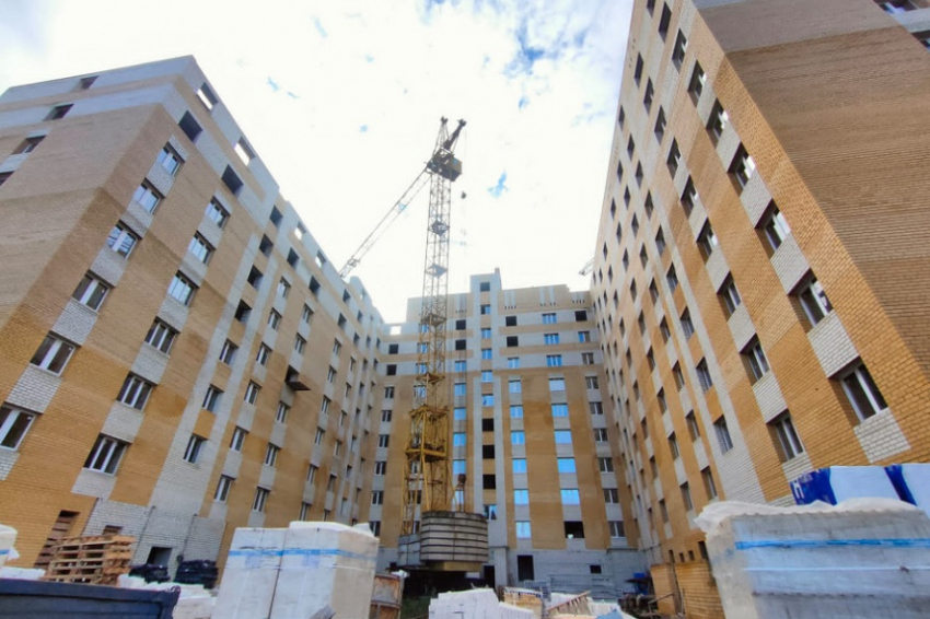 Коммерческую недвижимость в недострое на Киквидзе в Тамбове пробуют продать за 93 миллиона рублей
