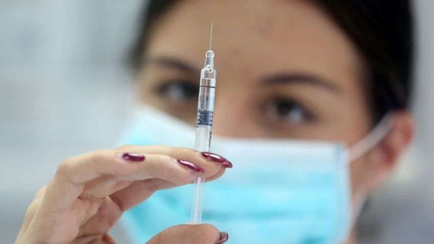 В городские поликлиники поступила вторая партия вакцин от гриппа