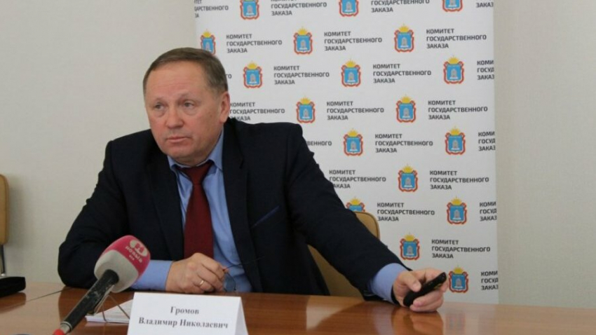 В рабочем кабинете и.о. замглавы администрации региона Владимира Громова проходят обыски