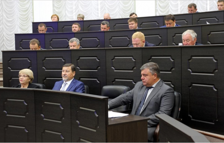 Депутаты областной Думы предложили повысить прожиточный минимум на 500 рублей