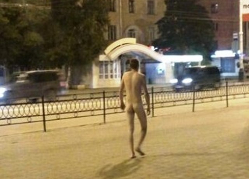 Обнаженный мужчина дефилировал по улицам Тамбова пятничным вечером