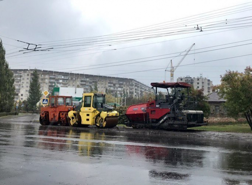 Долгожданный ремонт дороги увидели Астраханская и Пролетарская 