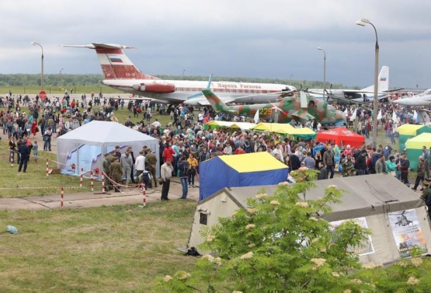 20 тысяч человек под раскаты грома наблюдали за авиашоу в Летке