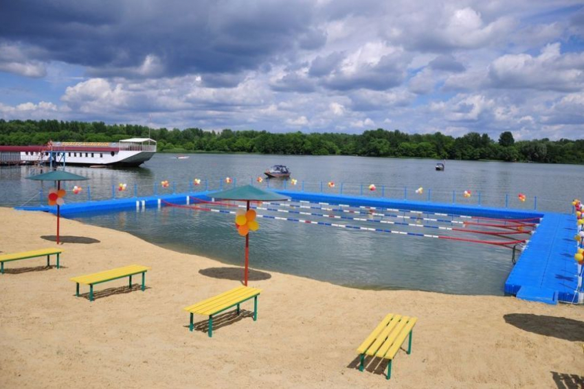 Водолазы проверяют пляжи области