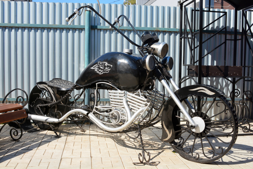 Мангал-мотоцикл ручной работы, сделанный осужденными, нашел покупателя в Москве 