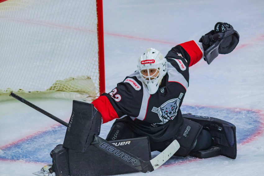 ХК «Тамбов» всухую обыграл «Молот» и продлил серию побед