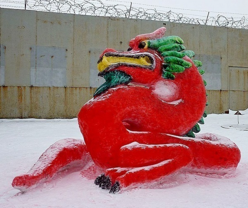 Танк, дракон и печка появились в исправительных учреждениях Тамбовской области 