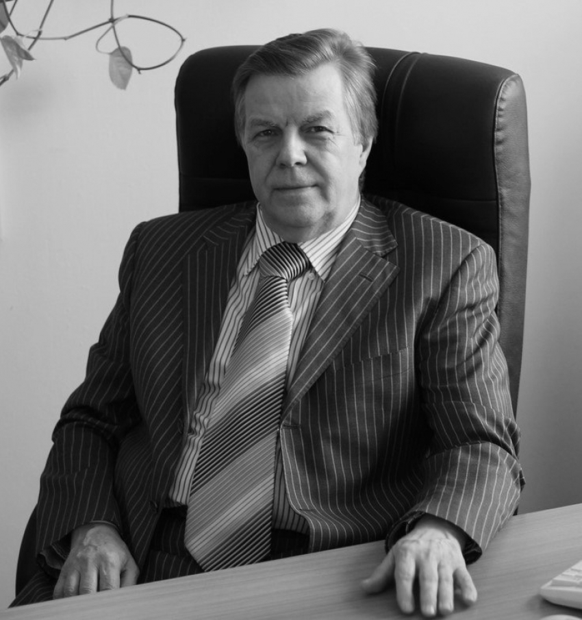 В Тамбове скончался директор института нанотехнологий и наноматериалов ТГУ Юрий Головин