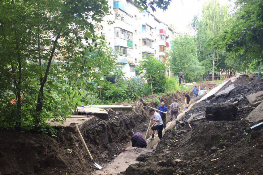 Улица Шлихтера Тамбова перекопана из-за ремонта квартальных сетей