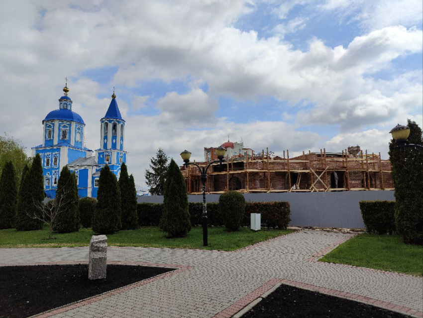 В Тамбове на Набережной строят Новопокровский храм