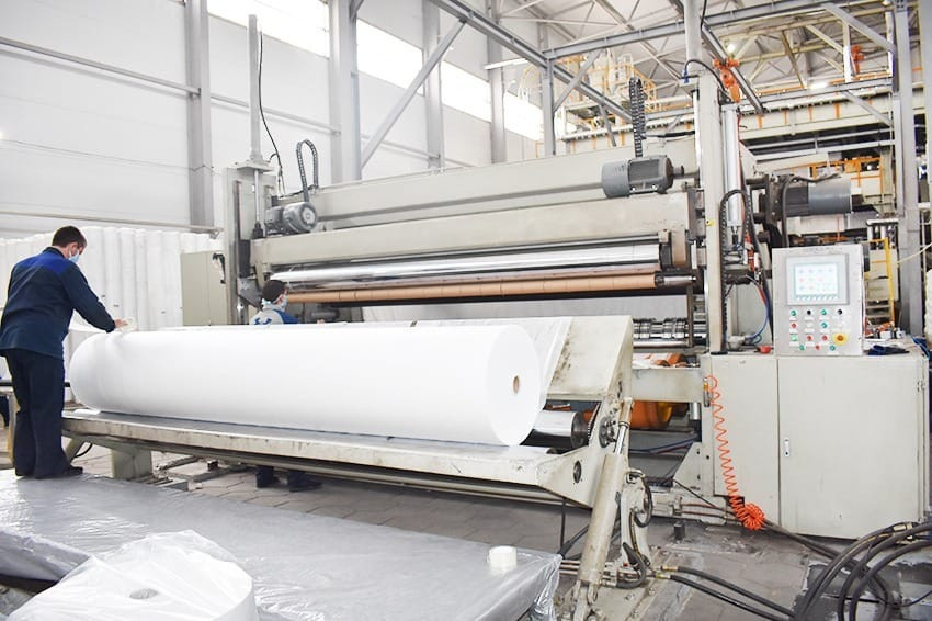 На Котовском заводе нетканых материалов в два раза увеличат объём выпускаемого синтепона к 2025 году