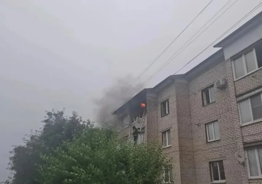 В Первомайском загорелась квартира из-за удара молнии