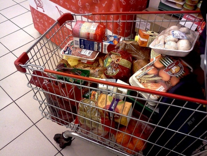 Охранник тамбовского супермаркета вырвал похищенные продукты из рук злоумышленника 
