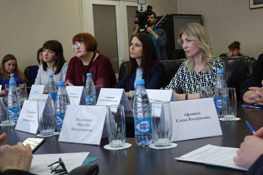 Круглый стол собрал знатоков образования и финалистов «Учителя года»