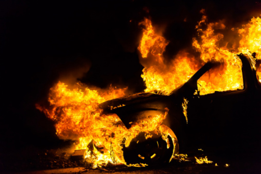 В ночь с воскресенья на понедельник в Тамбове сгорел автомобиль