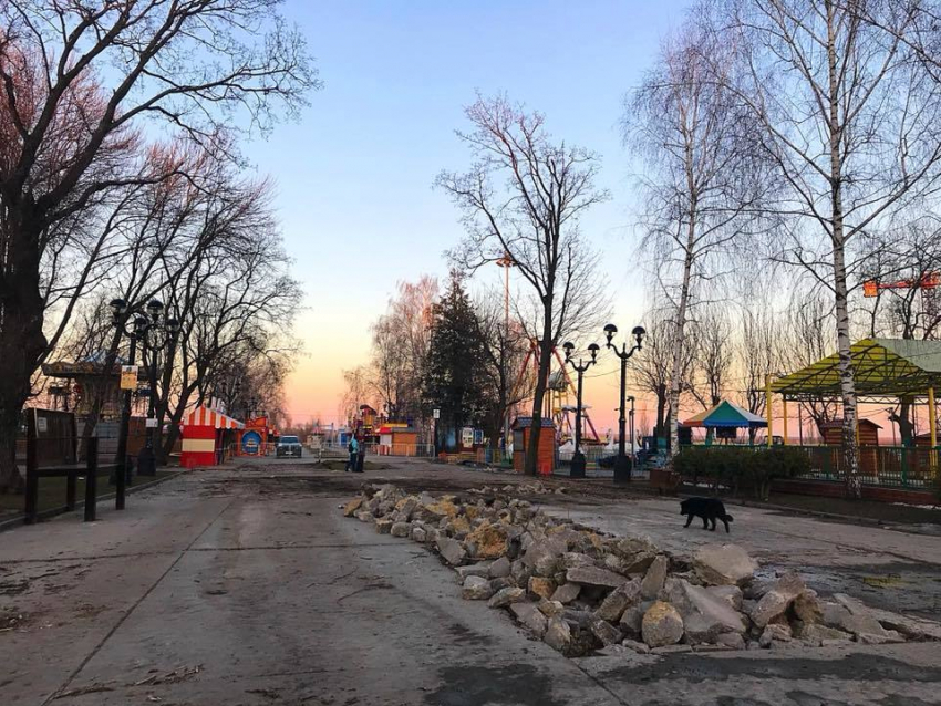Минус бетон, плюс газон: городской парк готовится к открытию