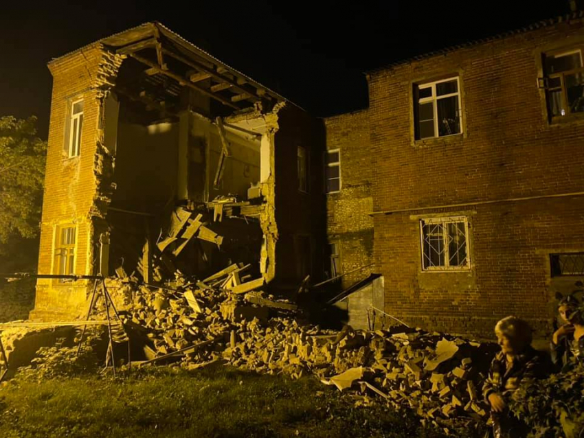 Ночью в центре Тамбова произошло обрушение стены жилого дома